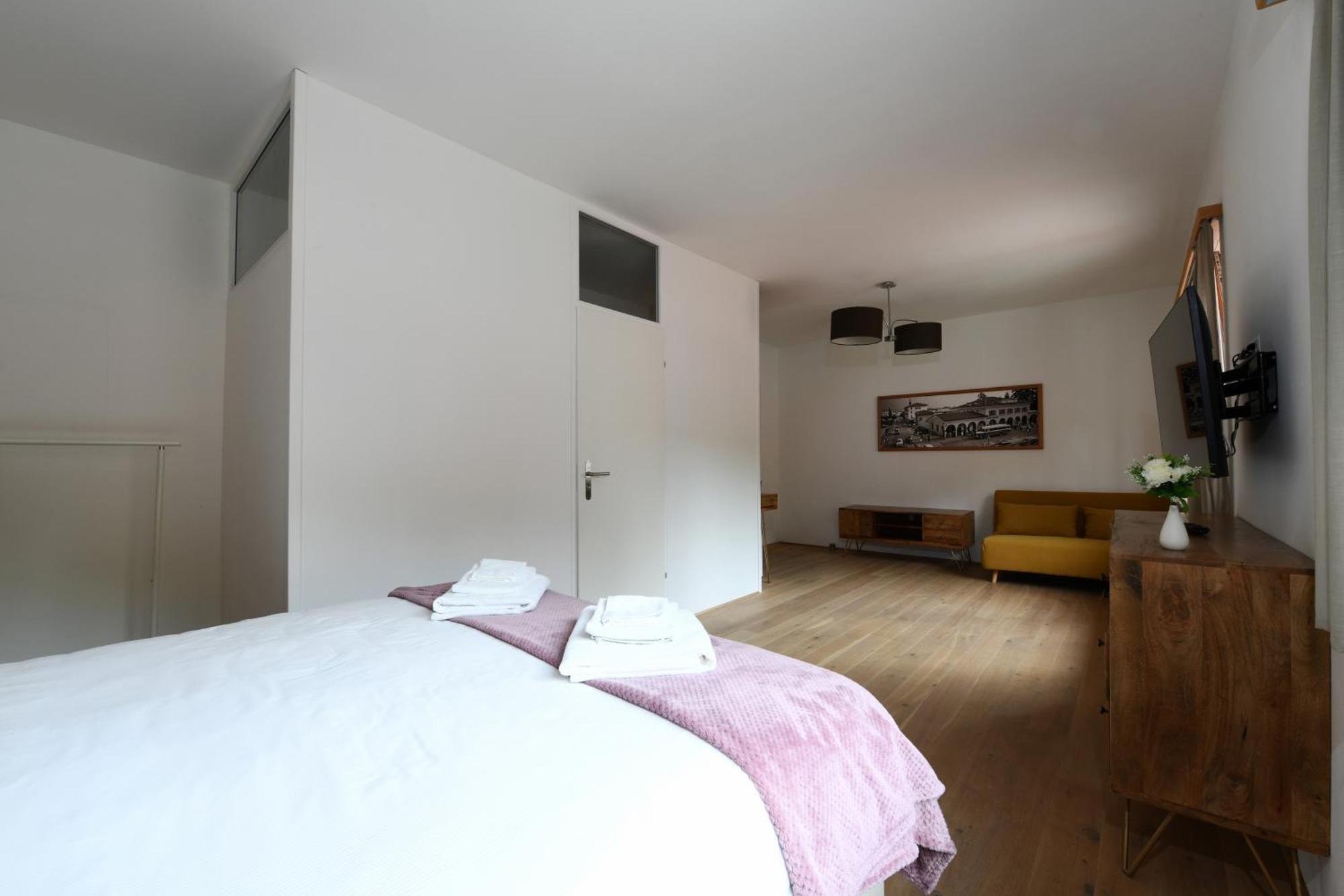 7Rooms - Self Check-In 24H Free Parking 卢松 外观 照片